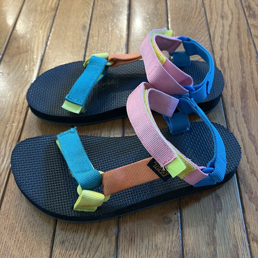 Kids Multi-Color Outdoor Strap Sandals - Picture 2 of 6